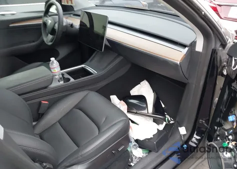 2022 Tesla Model Y Performance Dual Motor All-Wheel Drive z USA, uszkodzony, nr VIN 7SAYGDEF9NF522883